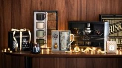 Maisons Du Monde Bols, Tasses Et Mugs Coffret Tasse Avec Infuseur à Thé En Porcelaine Motifs Dorés - Lot De 2 -Bols, tasses et mugs Soldes Magasin coffret tasse avec infuseur a the en porcelaine motifs dores 1000 9 13 176928 8